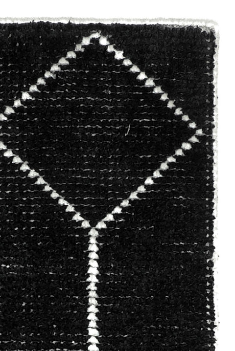 DISTRESSED GEOMETRICS BLACK