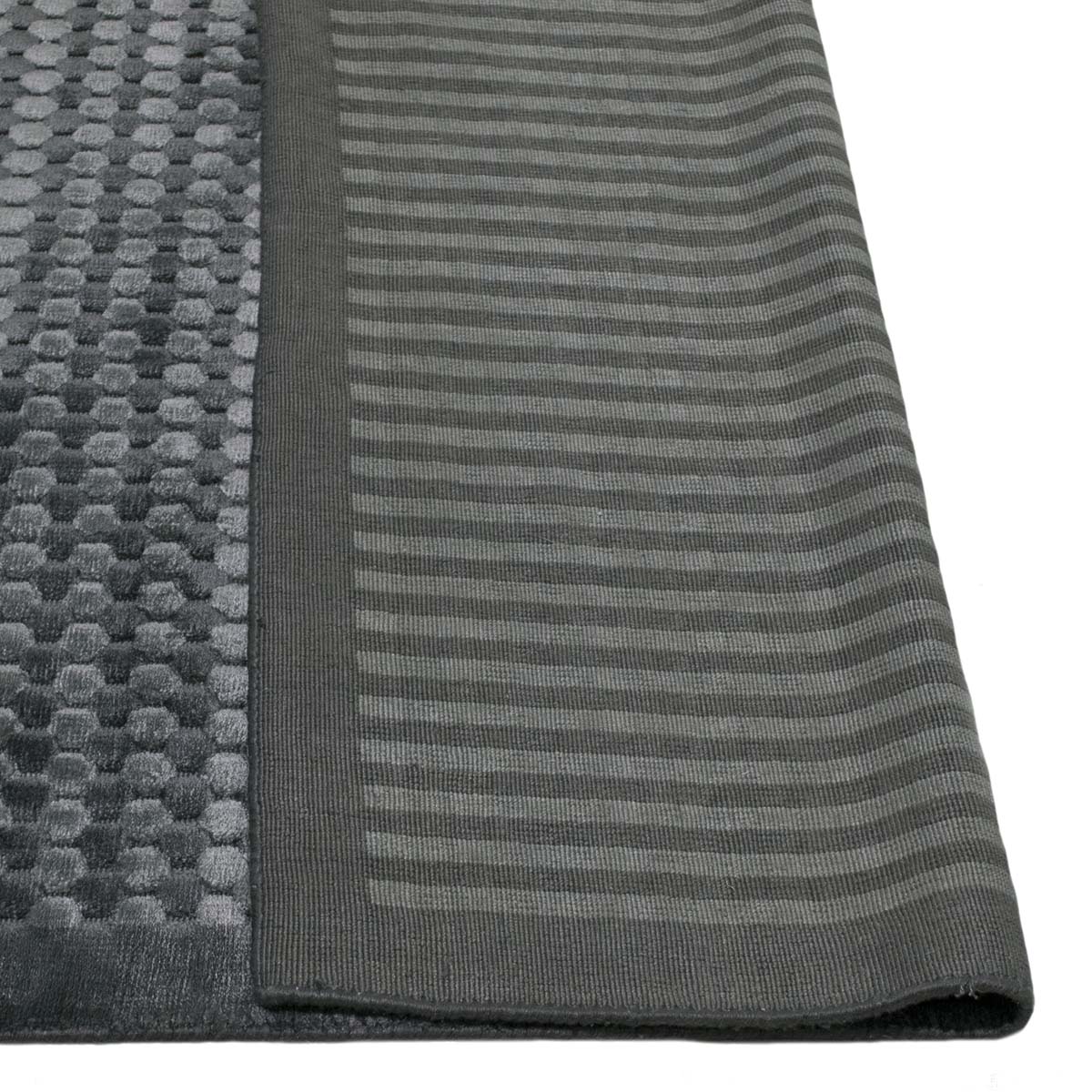 STARDS1_LuxeSpotted_Charcoal_160x230-foldback